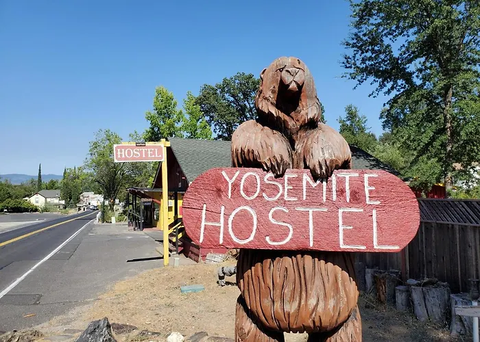 Yosemite International Hostel
